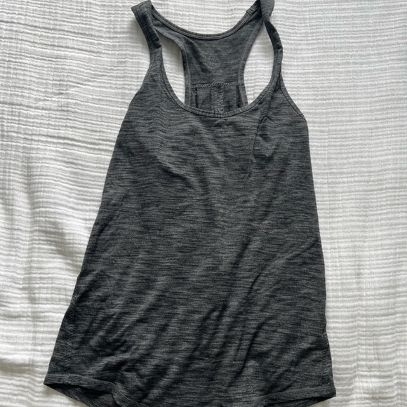 Lululemon Salute the Sun Tank - Color: Heathered Black, Size: 6 - Picture 12 of 12